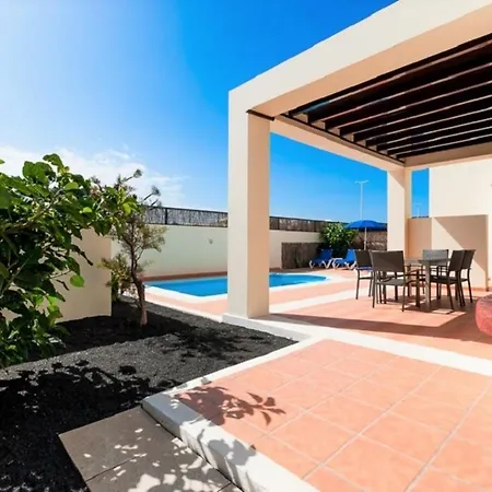 3-bed On Private Complex With Tennis Court Βίλα
