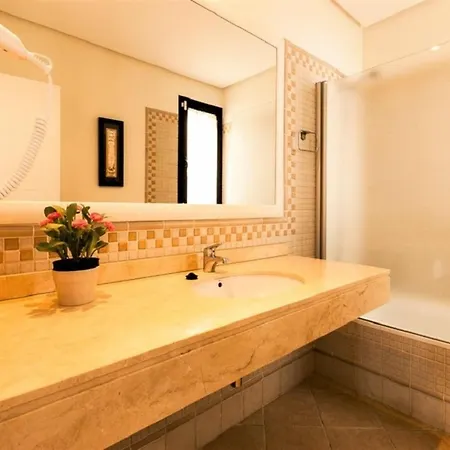 3-bed On Private Complex With Tennis Court
