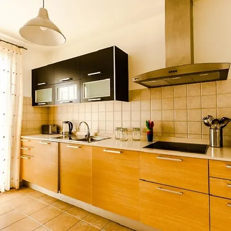 Villa 3-bed On Private Complex With Tennis Court Playa Blanca (Lanzarote)
