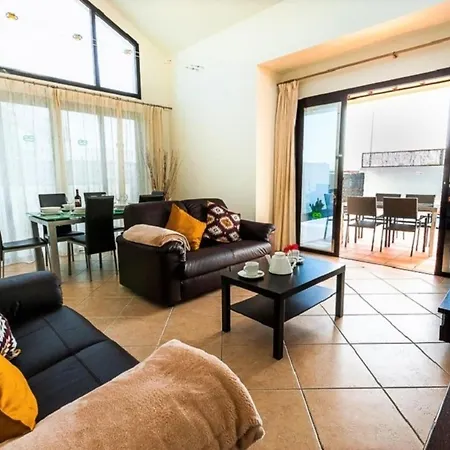 Βίλα 3-bed On Private Complex With Tennis Court Πλάγια Μπλάνκα